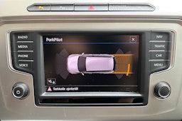 sininen Volkswagen Passat 2017 kuva 21.