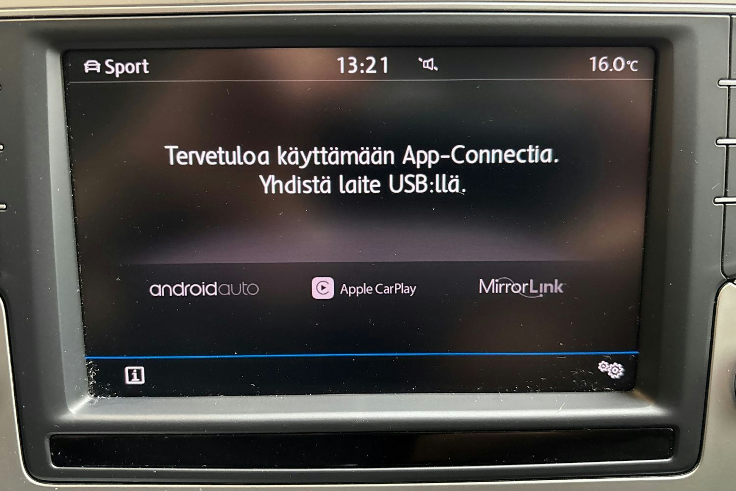 sininen Volkswagen Passat 2017 kuva 24.