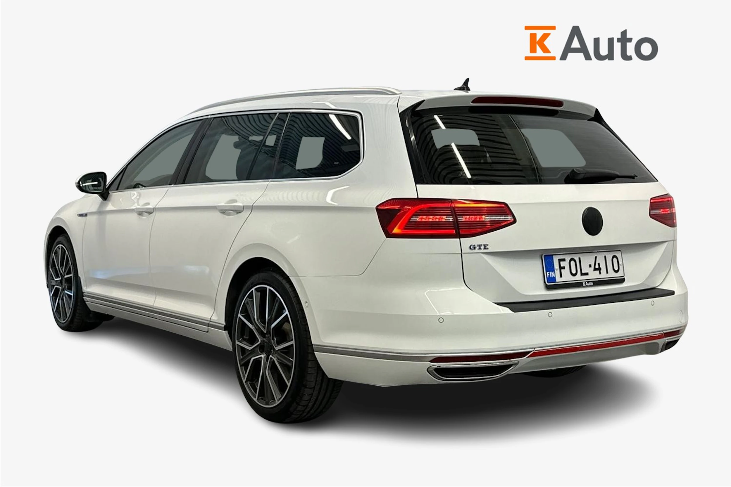 valkoinen Volkswagen Passat 2017 kuva 3.
