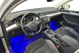 valkoinen Volkswagen Passat 2017 kuva 8.