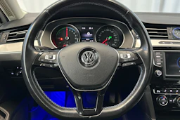 valkoinen Volkswagen Passat 2017 kuva 21.