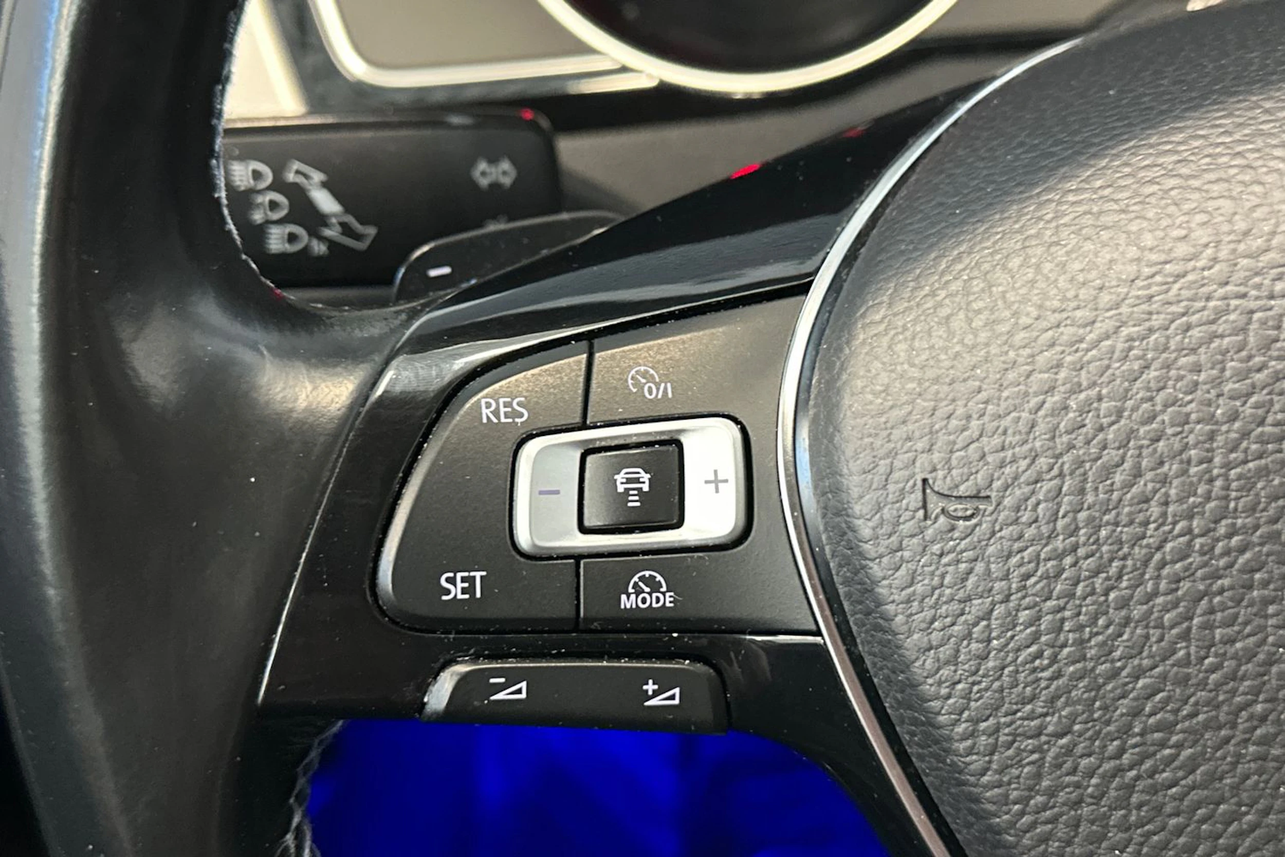 valkoinen Volkswagen Passat 2017 kuva 22.