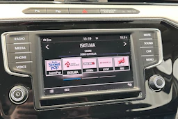 valkoinen Volkswagen Passat 2017 kuva 25.