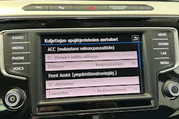 valkoinen Volkswagen Passat 2017 kuva 27.