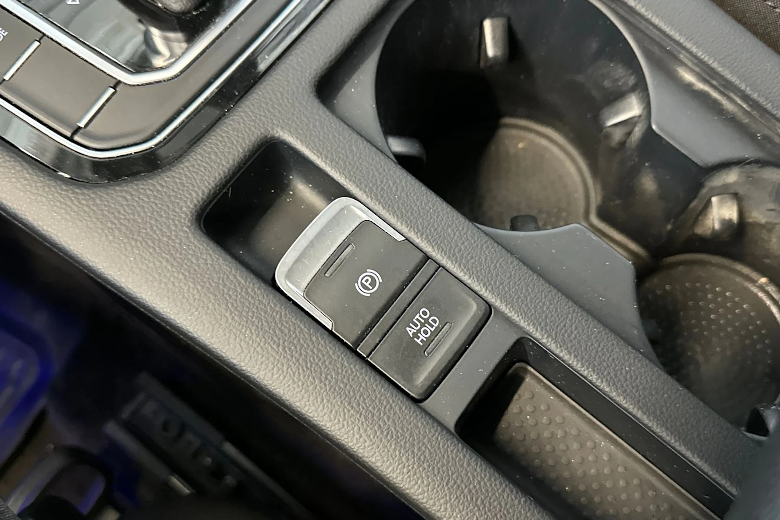 valkoinen Volkswagen Passat 2017 kuva 32.