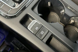 valkoinen Volkswagen Passat 2017 kuva 32.