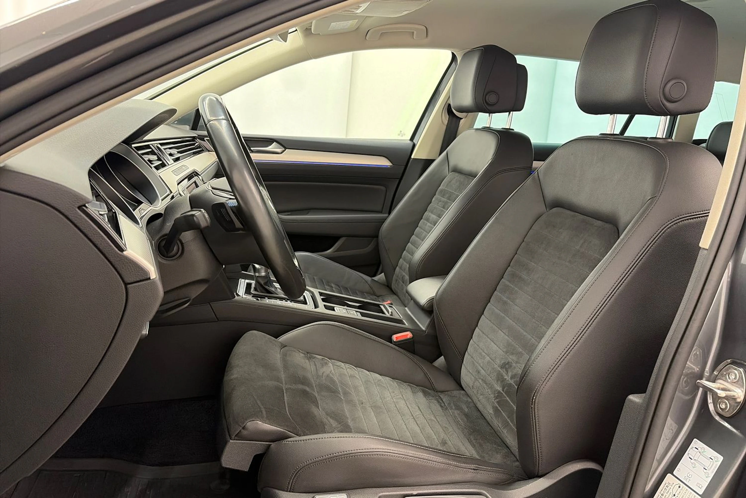 Harmaa Volkswagen PASSAT 2017 kuva 14.
