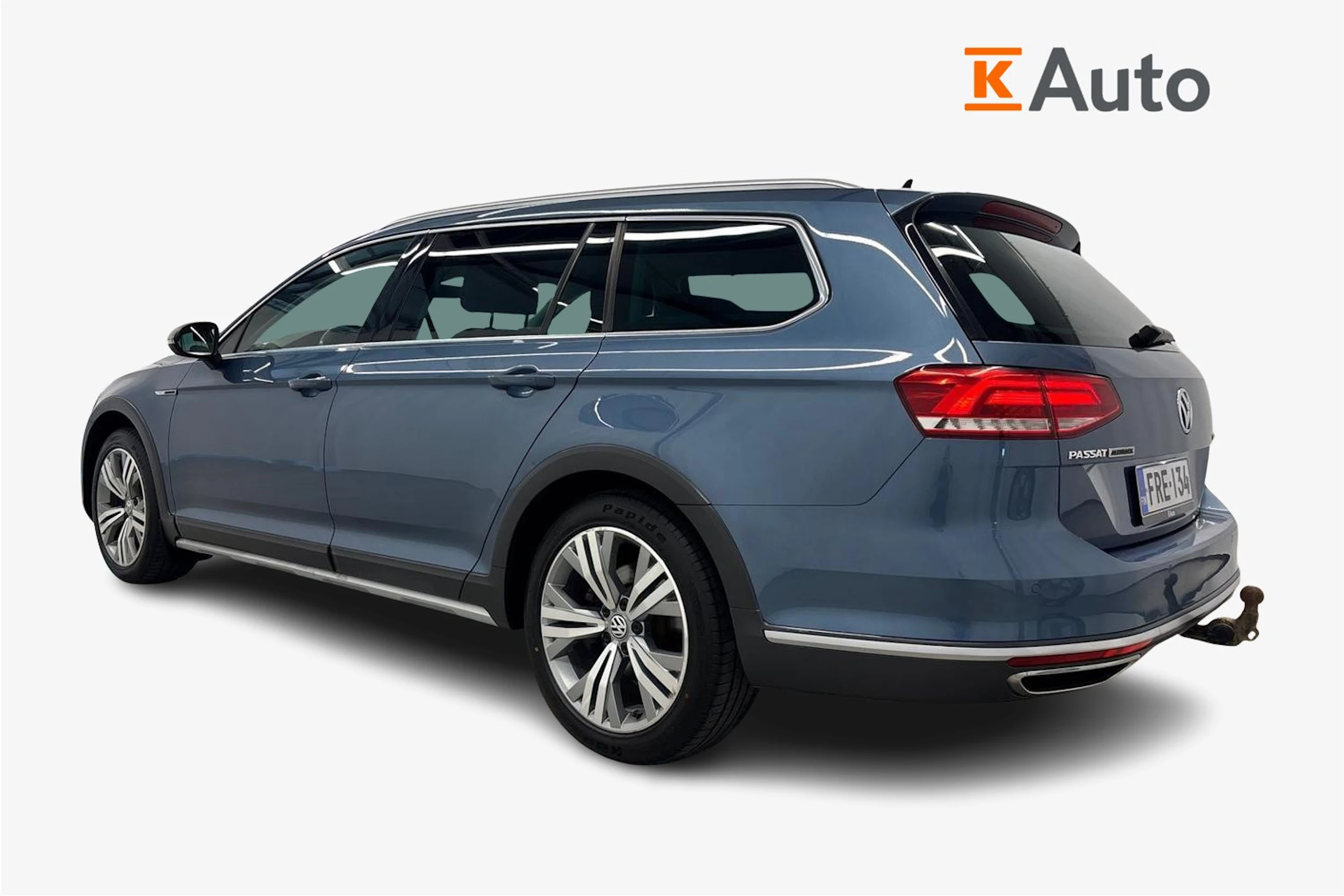 sininen Volkswagen Passat 2018 kuva 2.
