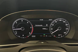 sininen Volkswagen Passat 2018 kuva 13.