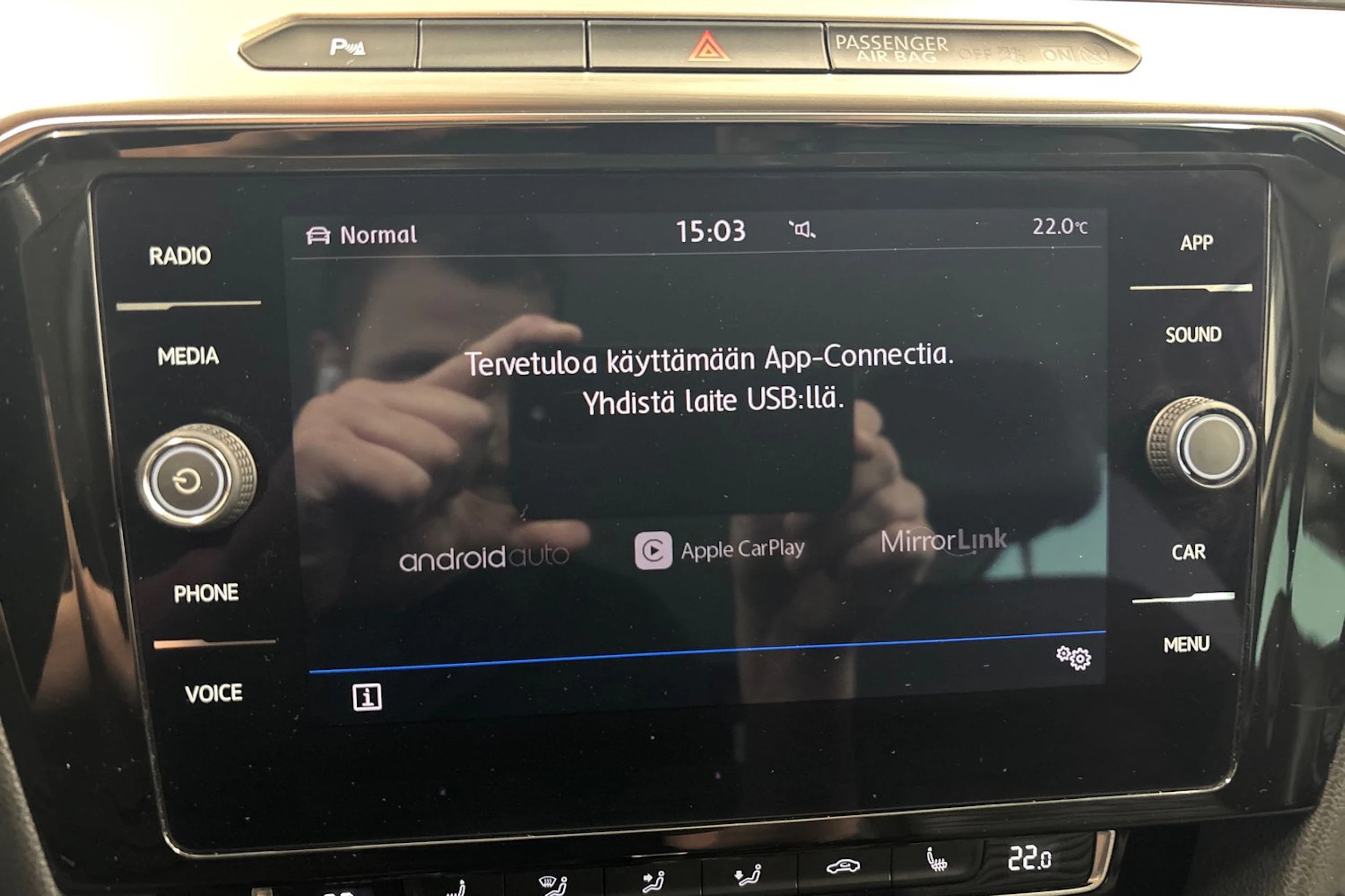 sininen Volkswagen Passat 2018 kuva 17.