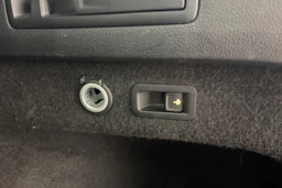 sininen Volkswagen Passat 2018 kuva 21.