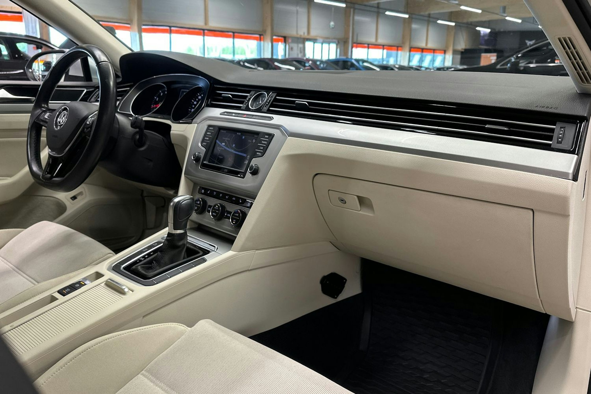 hopea Volkswagen Passat 2017 kuva 12.