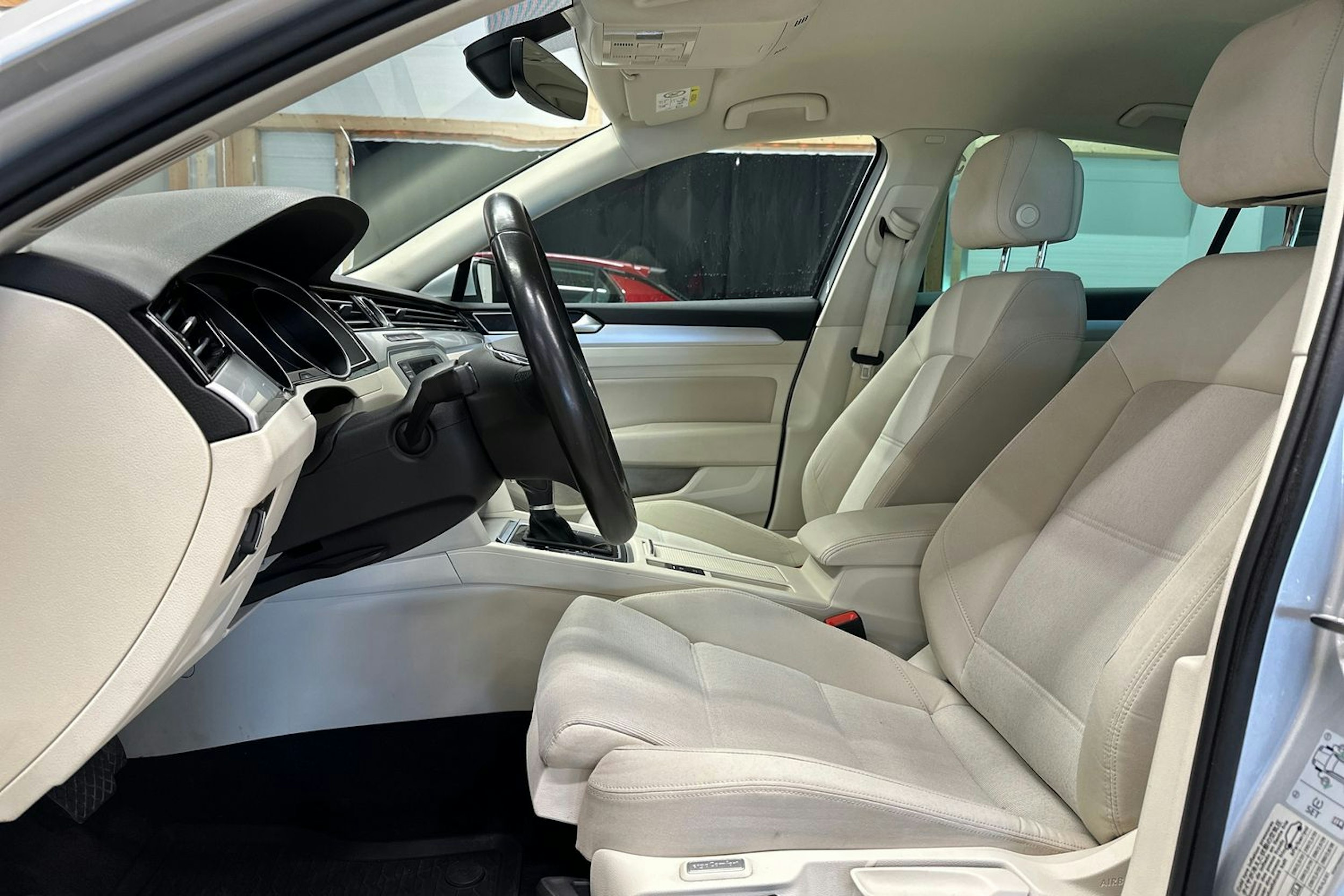 hopea Volkswagen Passat 2017 kuva 15.