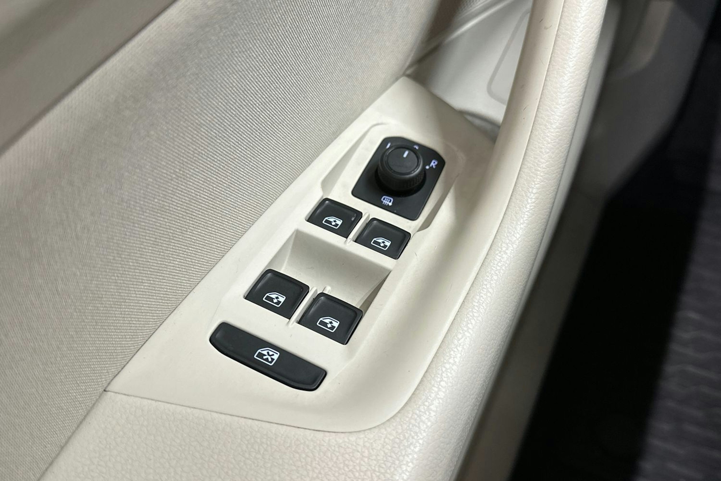 hopea Volkswagen Passat 2017 kuva 29.