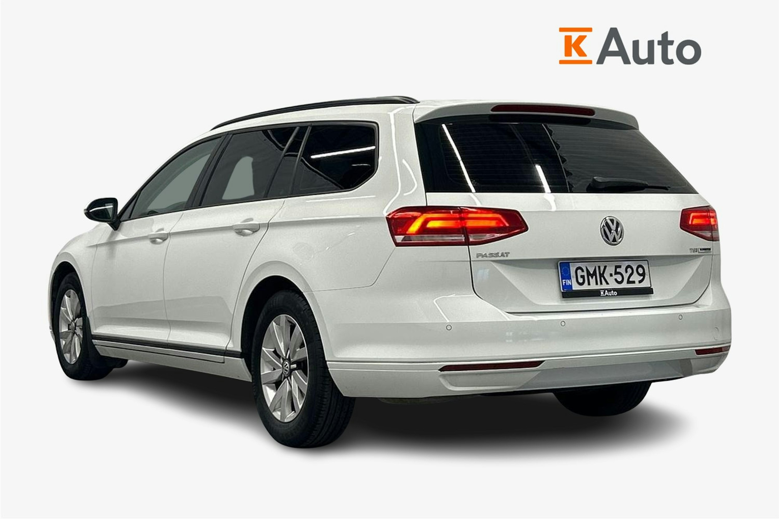 valkoinen Volkswagen Passat 2017 kuva 2.