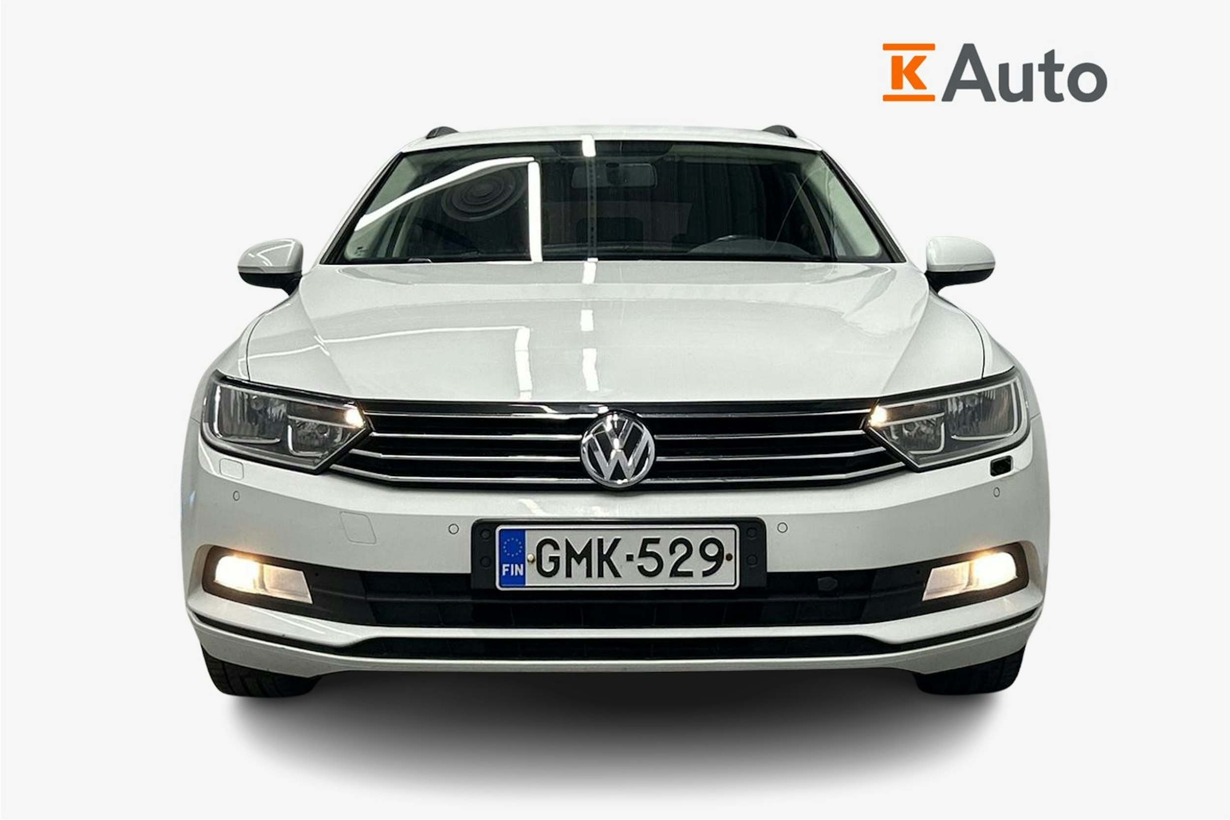 valkoinen Volkswagen Passat 2017 kuva 5.