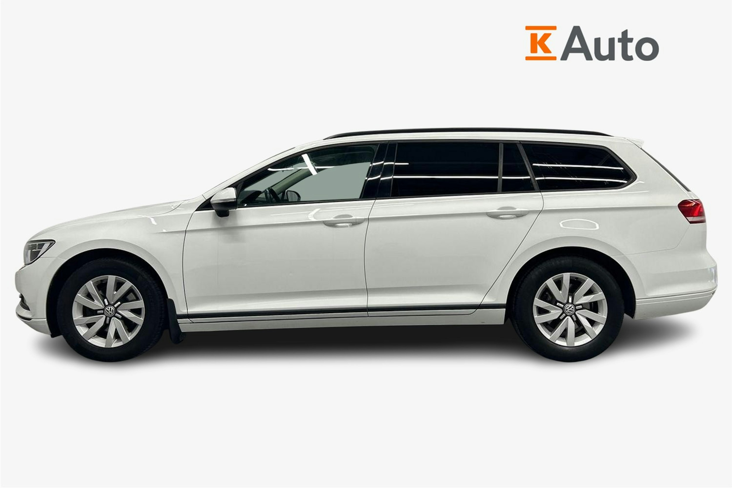 valkoinen Volkswagen Passat 2017 kuva 6.
