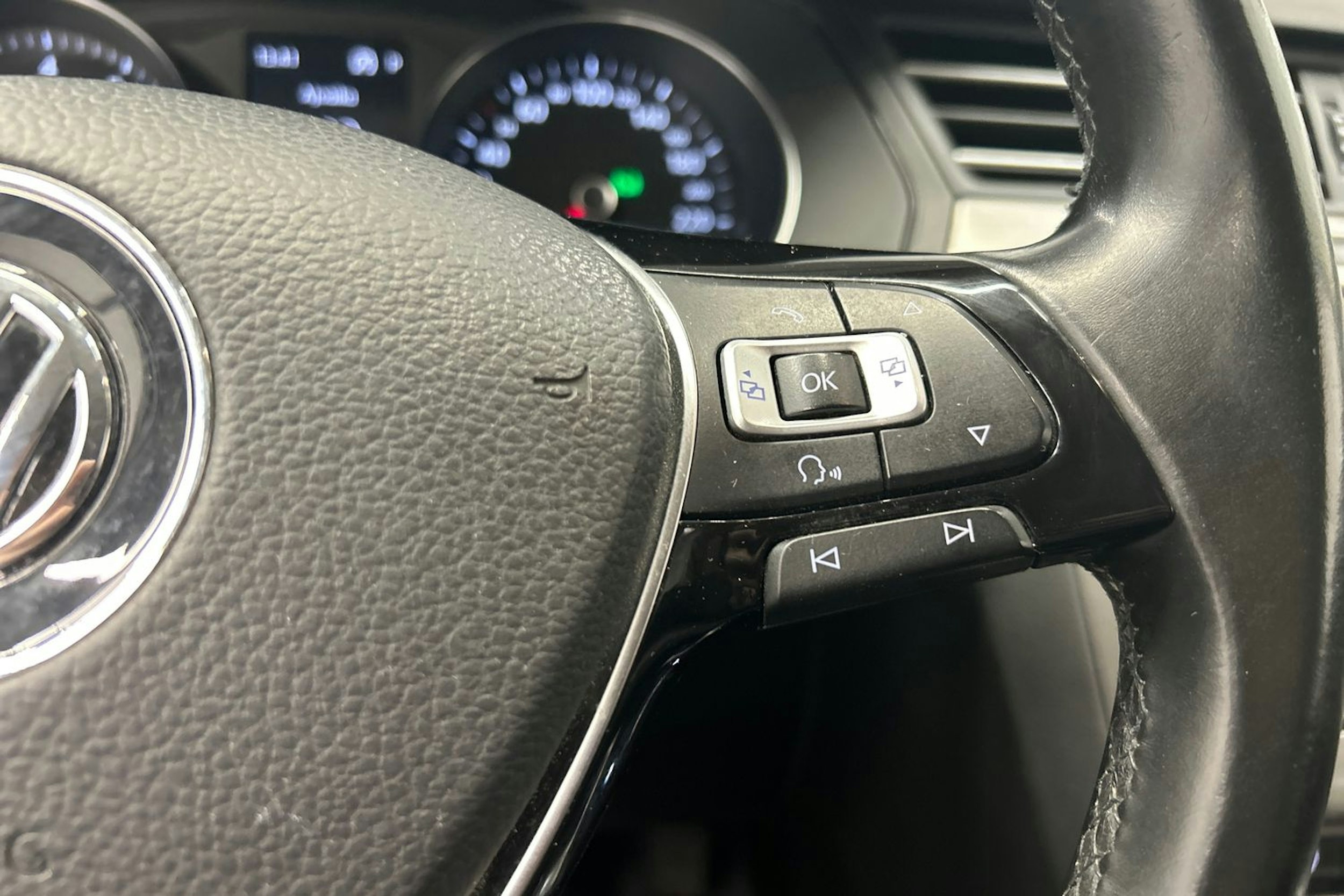 valkoinen Volkswagen Passat 2017 kuva 18.