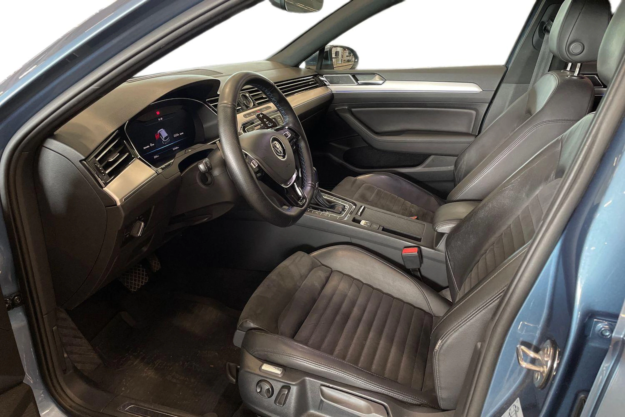 met. sininen Volkswagen Passat 2017 kuva 6.