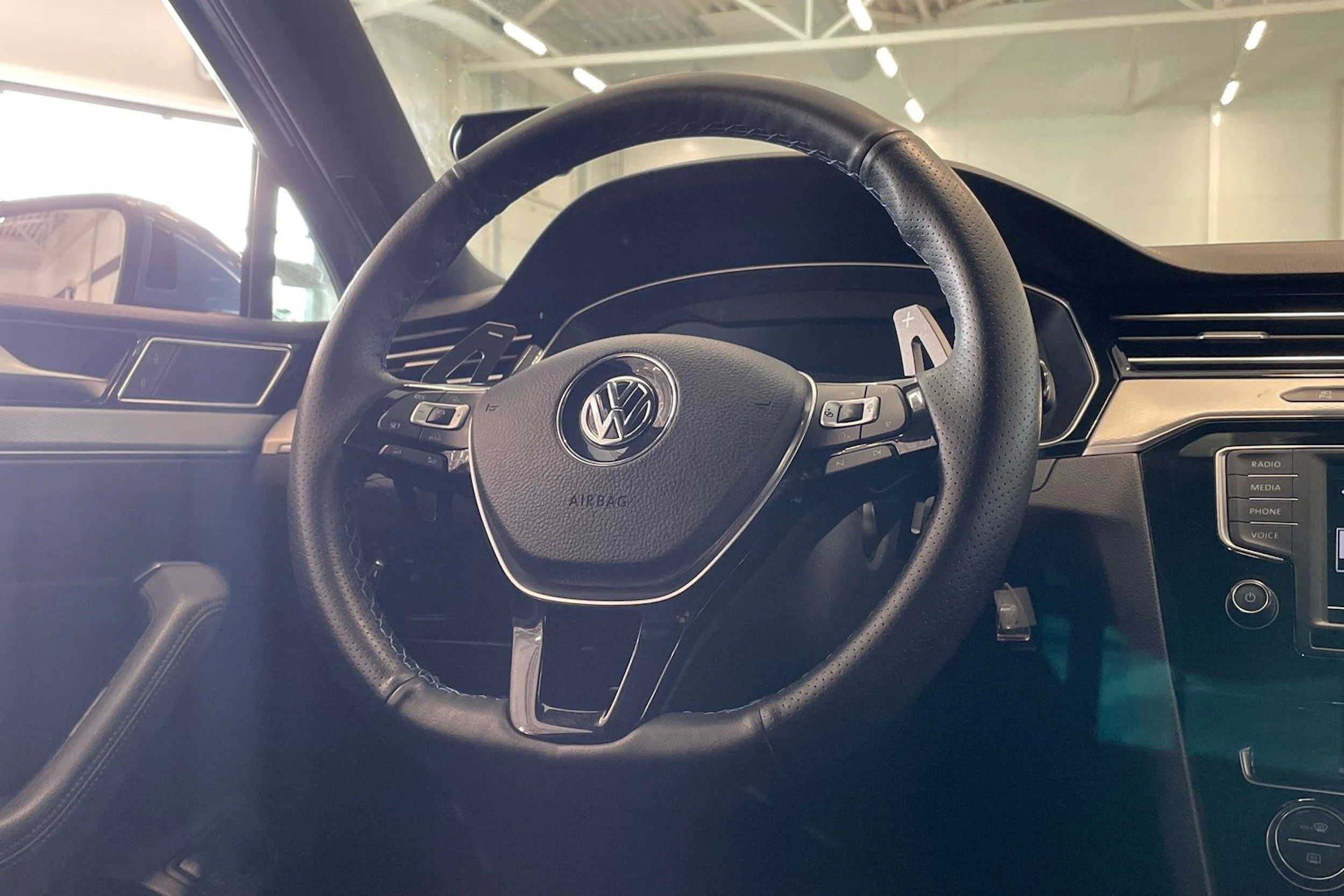 met. sininen Volkswagen Passat 2017 kuva 13.