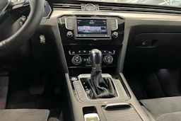 met. sininen Volkswagen Passat 2017 kuva 18.