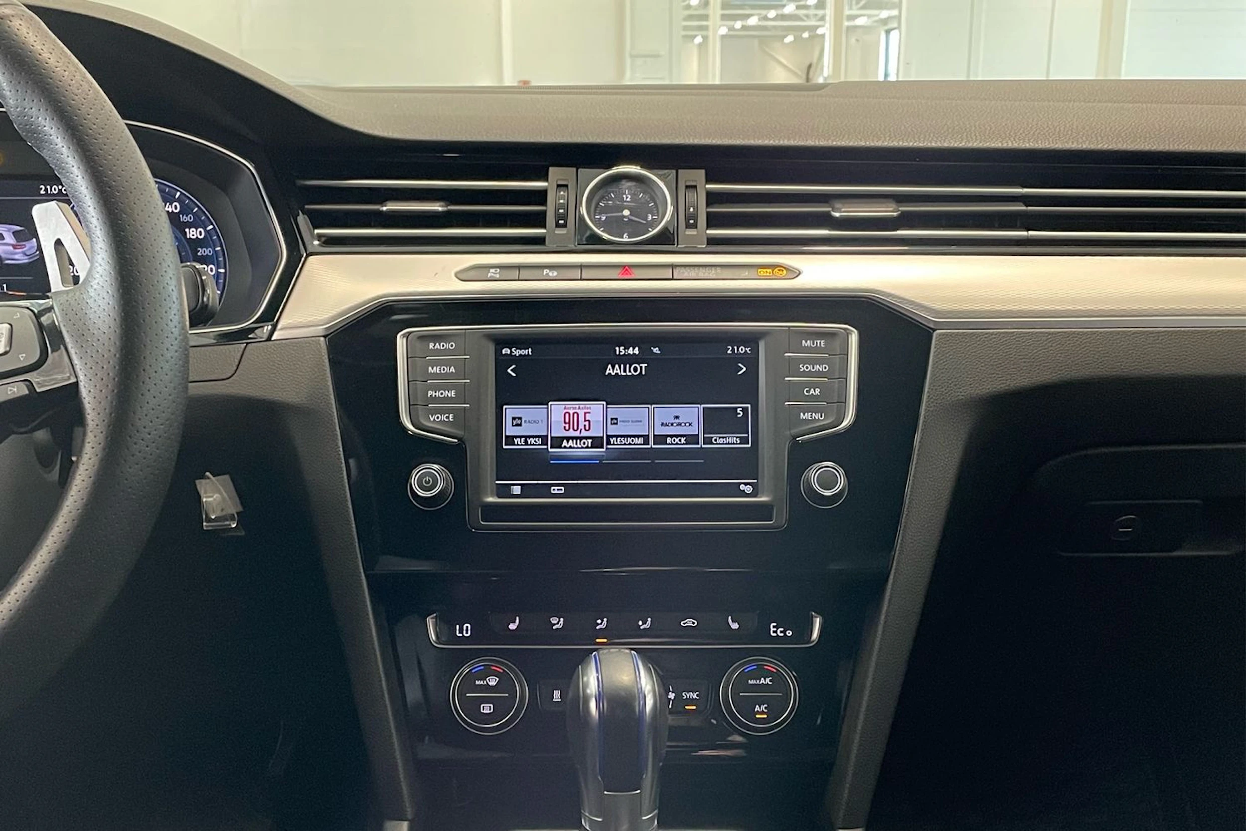 met. sininen Volkswagen Passat 2017 kuva 19.