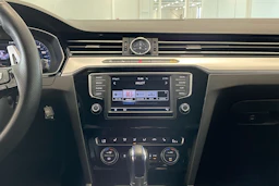 met. sininen Volkswagen Passat 2017 kuva 19.