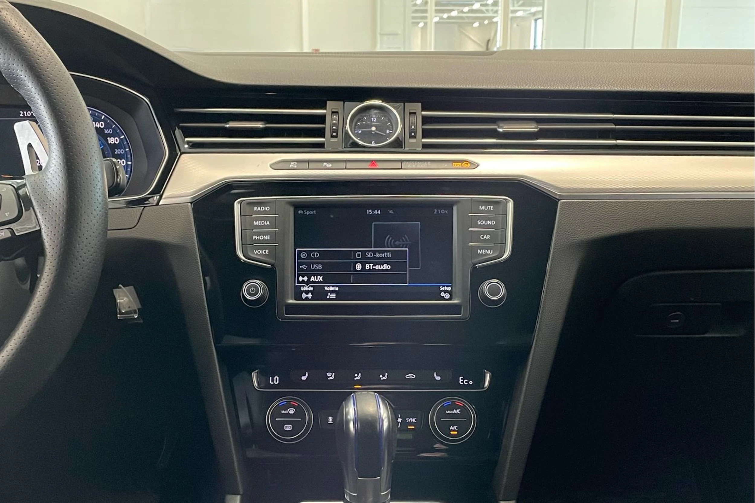 met. sininen Volkswagen Passat 2017 kuva 20.