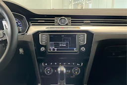met. sininen Volkswagen Passat 2017 kuva 20.