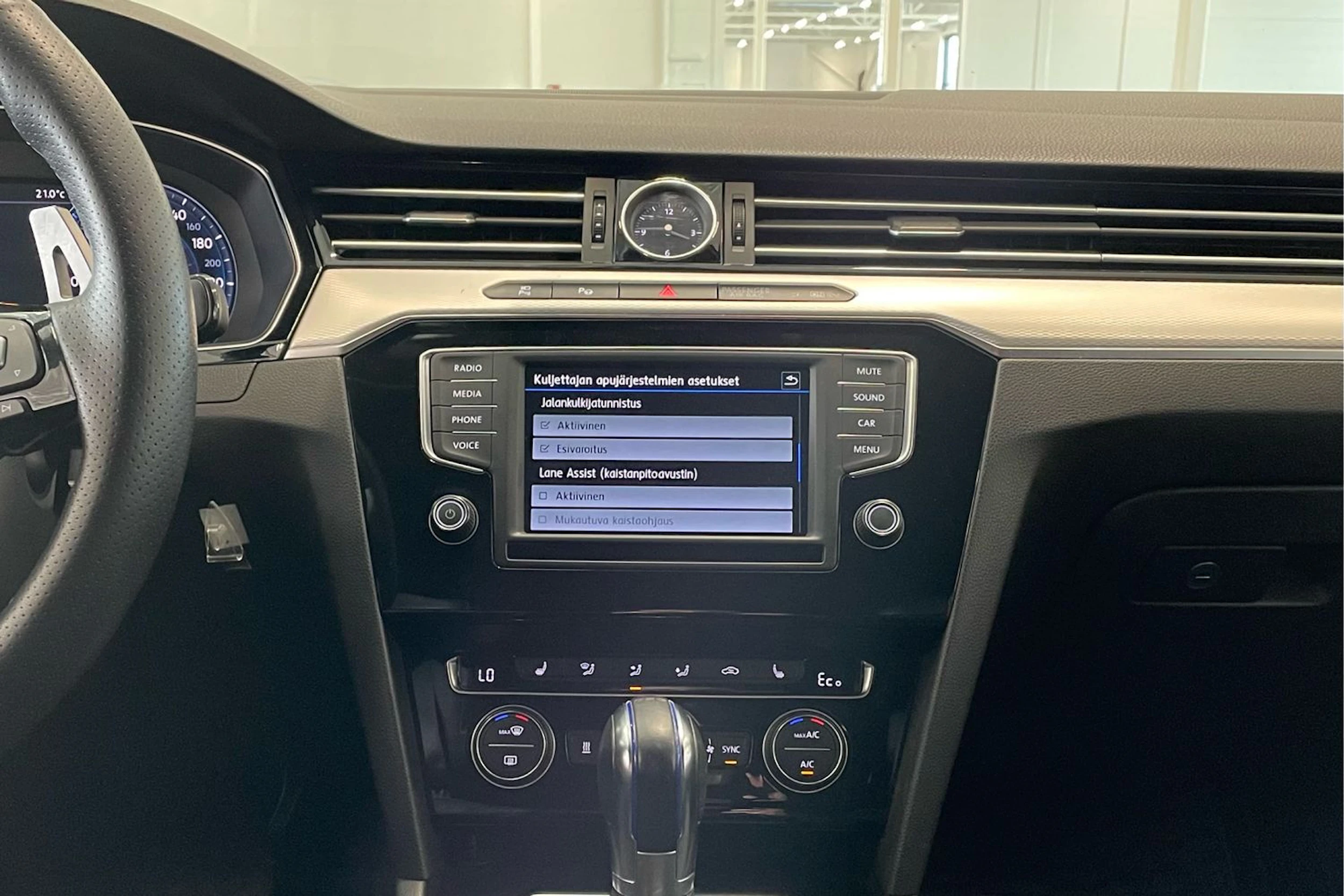 met. sininen Volkswagen Passat 2017 kuva 22.
