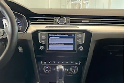 met. sininen Volkswagen Passat 2017 kuva 22.