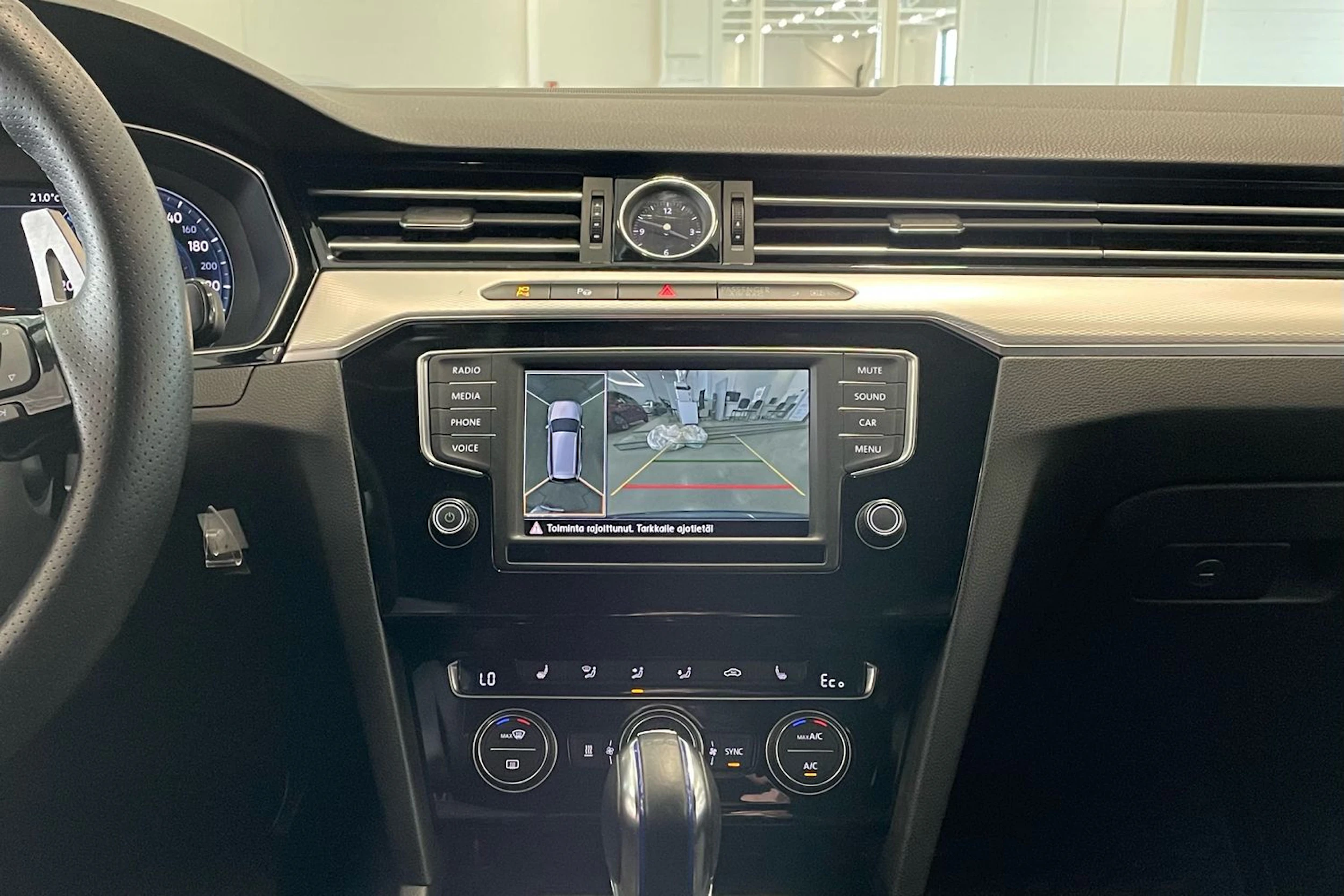 met. sininen Volkswagen Passat 2017 kuva 26.