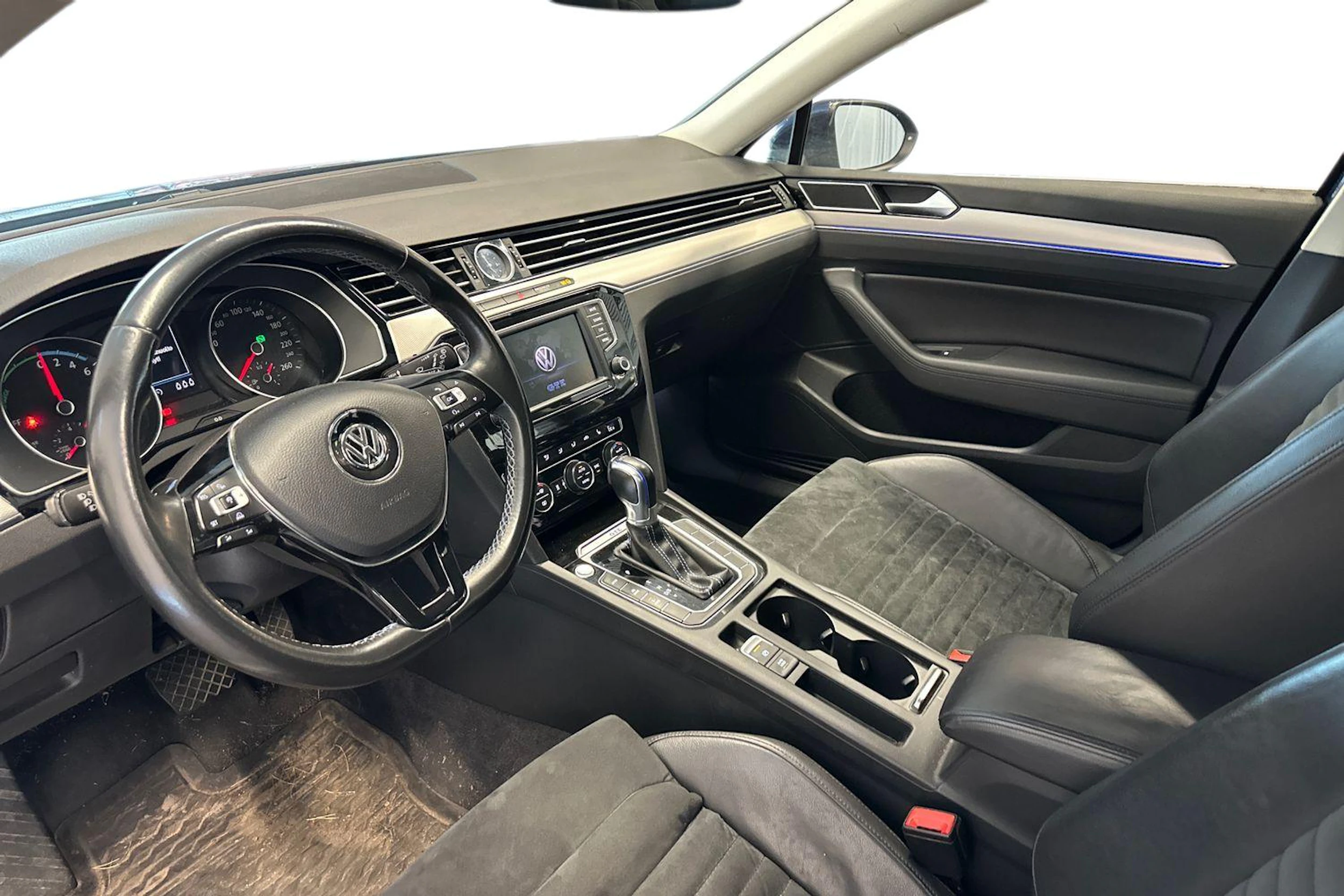 sininen Volkswagen Passat 2017 kuva 3.