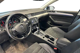 sininen Volkswagen Passat 2017 kuva 3.