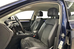 sininen Volkswagen Passat 2017 kuva 6.