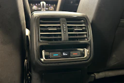 sininen Volkswagen Passat 2017 kuva 25.