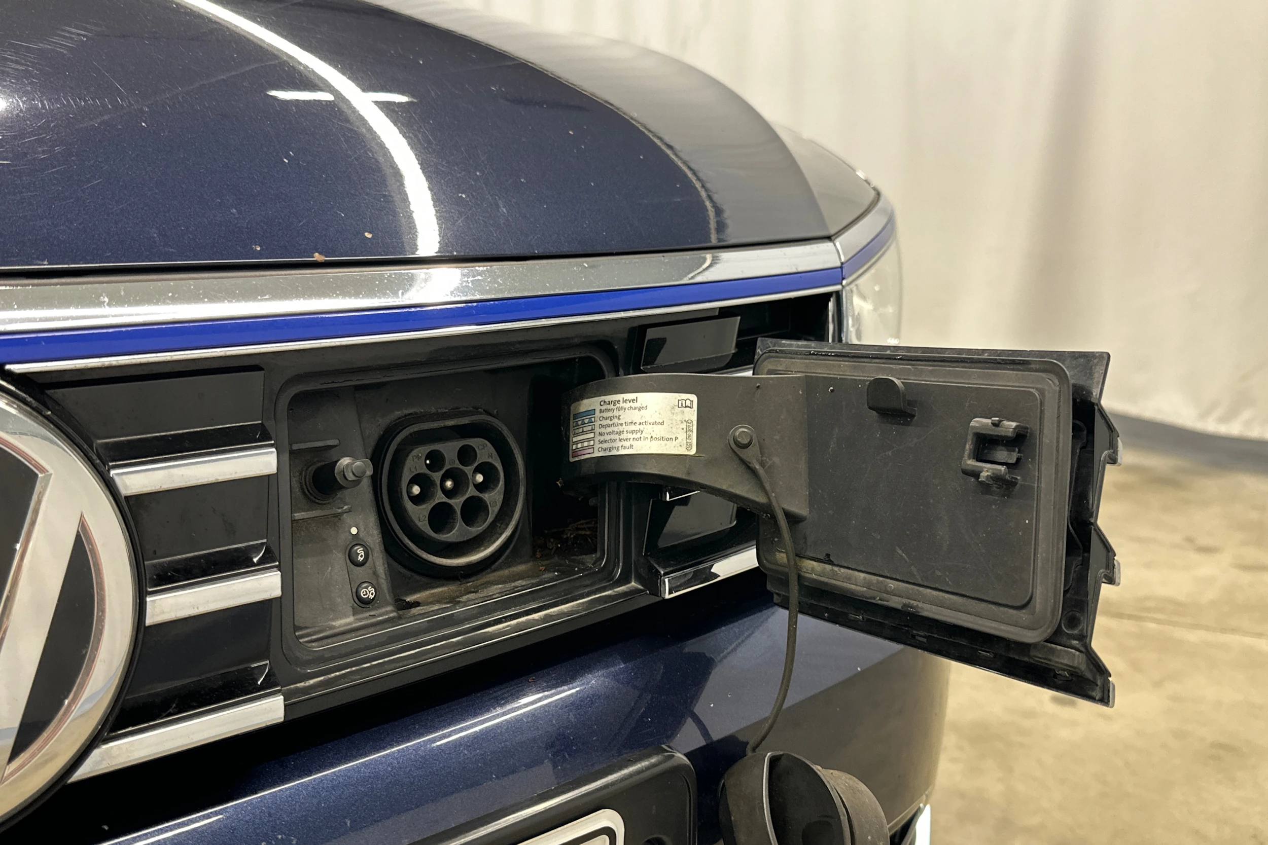 sininen Volkswagen Passat 2017 kuva 30.