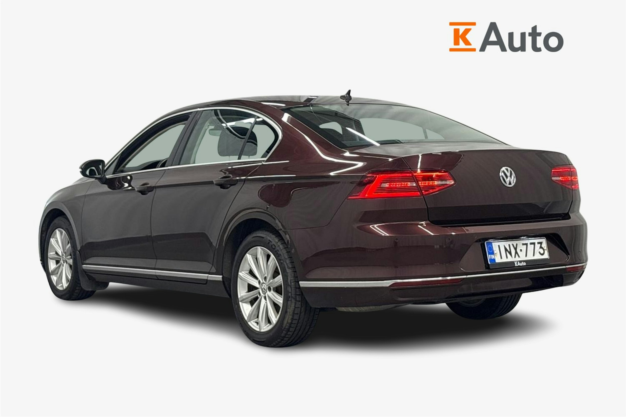punainen Volkswagen Passat 2017 kuva 2.