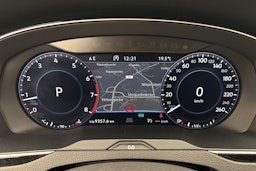 punainen Volkswagen Passat 2017 kuva 14.