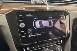punainen Volkswagen Passat 2017 kuva 17.