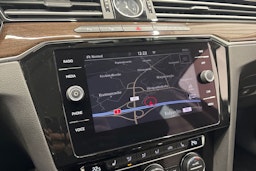 punainen Volkswagen Passat 2017 kuva 19.