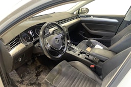 valkoinen Volkswagen Passat 2017 kuva 3.