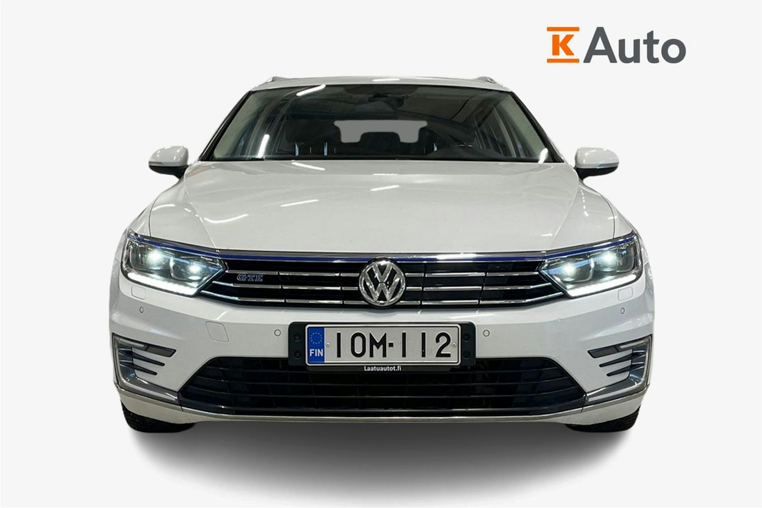 valkoinen Volkswagen Passat 2017 kuva 5.