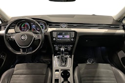 valkoinen Volkswagen Passat 2017 kuva 9.