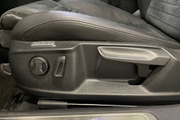 valkoinen Volkswagen Passat 2017 kuva 15.