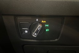 valkoinen Volkswagen Passat 2017 kuva 20.