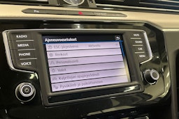 valkoinen Volkswagen Passat 2017 kuva 25.