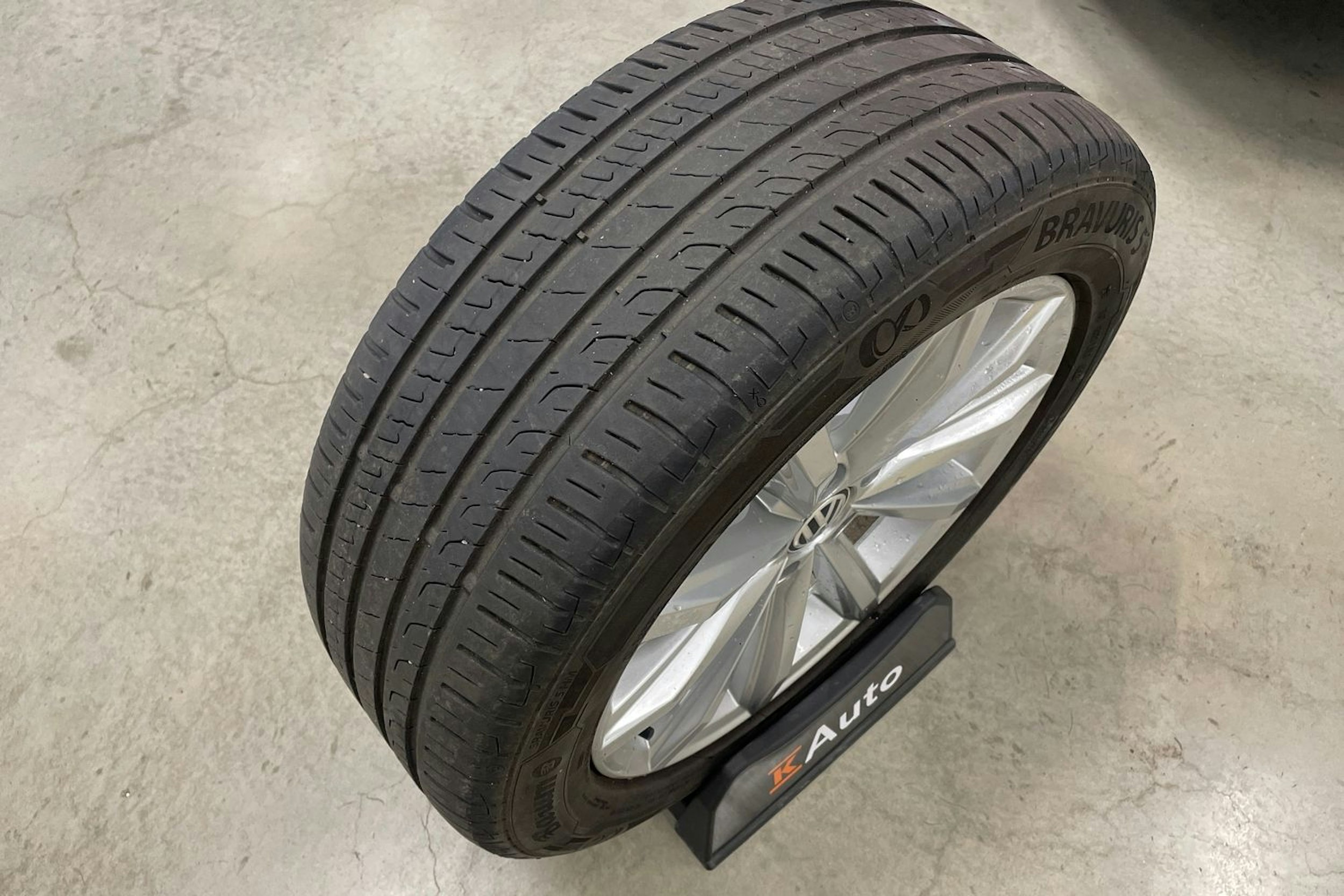 valkoinen Volkswagen Passat 2017 kuva 40.