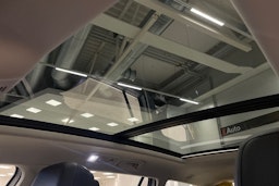 valkoinen Volkswagen Passat 2017 kuva 41.