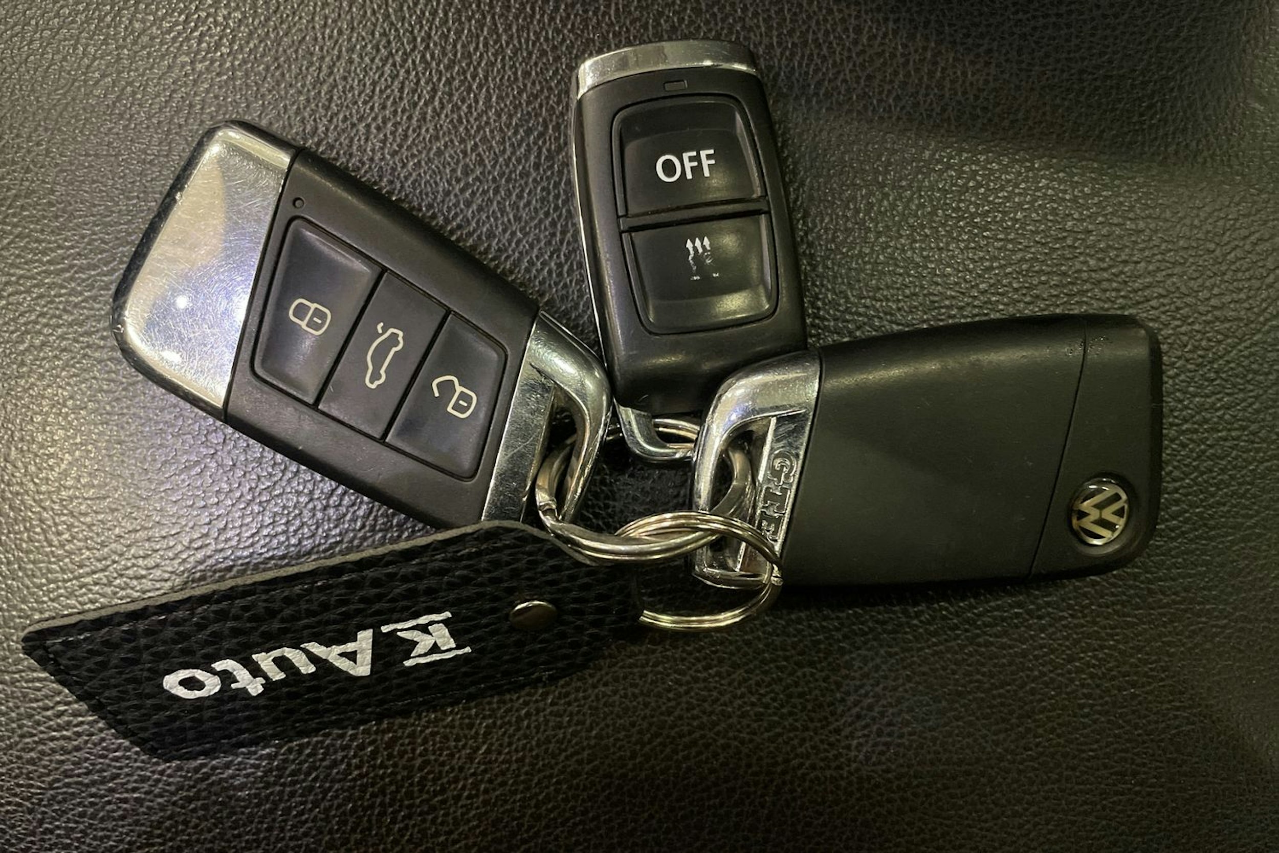 valkoinen Volkswagen Passat 2017 kuva 43.